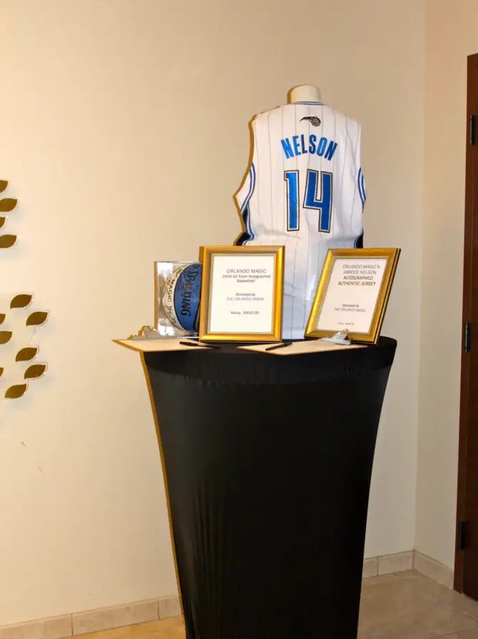 Silent Auction - Tables Extraordinaire